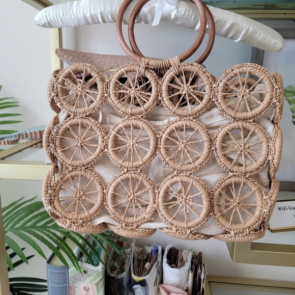 Bohemian Island Rattan Macrame Tote - Picture 3 of 8
